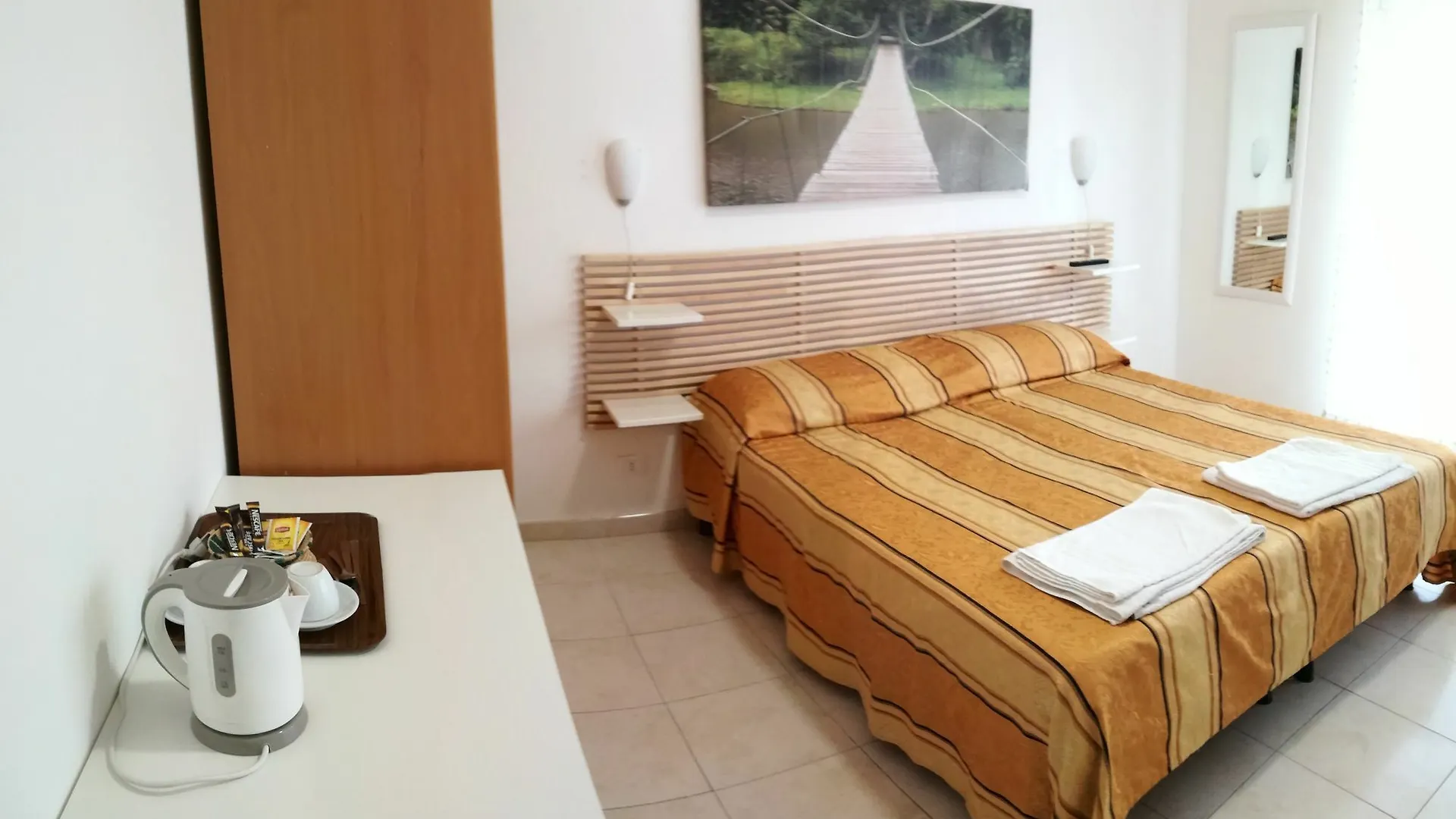 Testa Gioacchino B&B 3*, Rome
